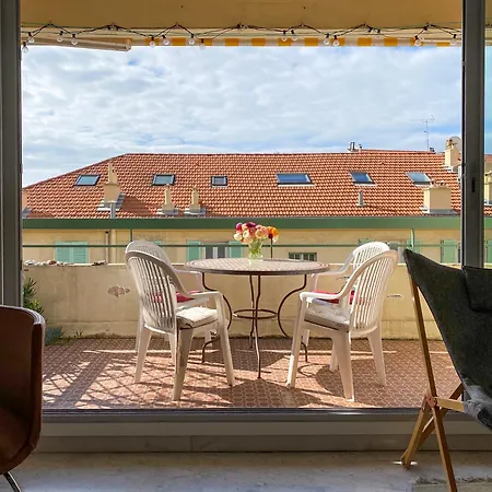 Trois Pieces Avec Terrasse * Ментона