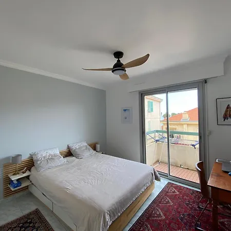 Trois Pieces Avec Terrasse Ментона